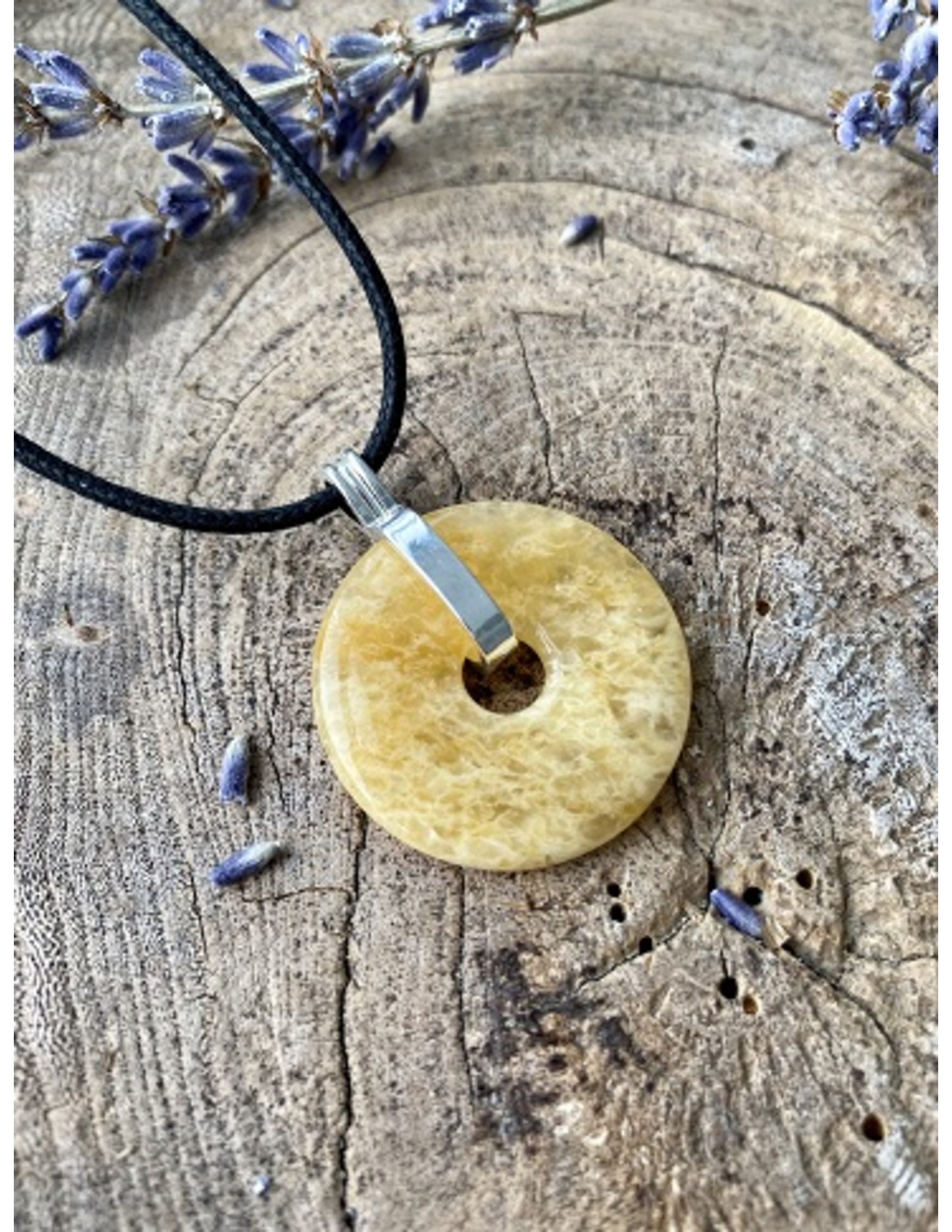 Image for calciet-geel-donuthanger-30-mm-aan-koord_1.jpg