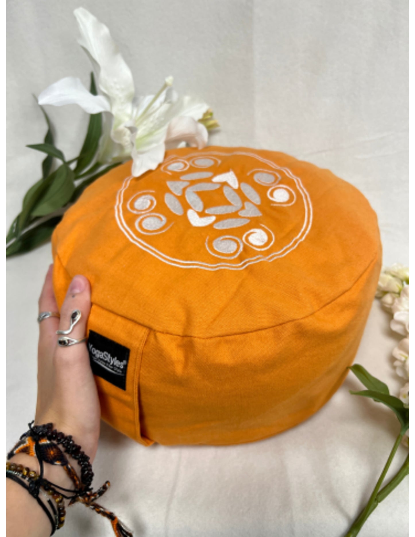 Image for yogastyles-meditatiekussen-rond-design-oranje-met-bolletjes_1.jpg