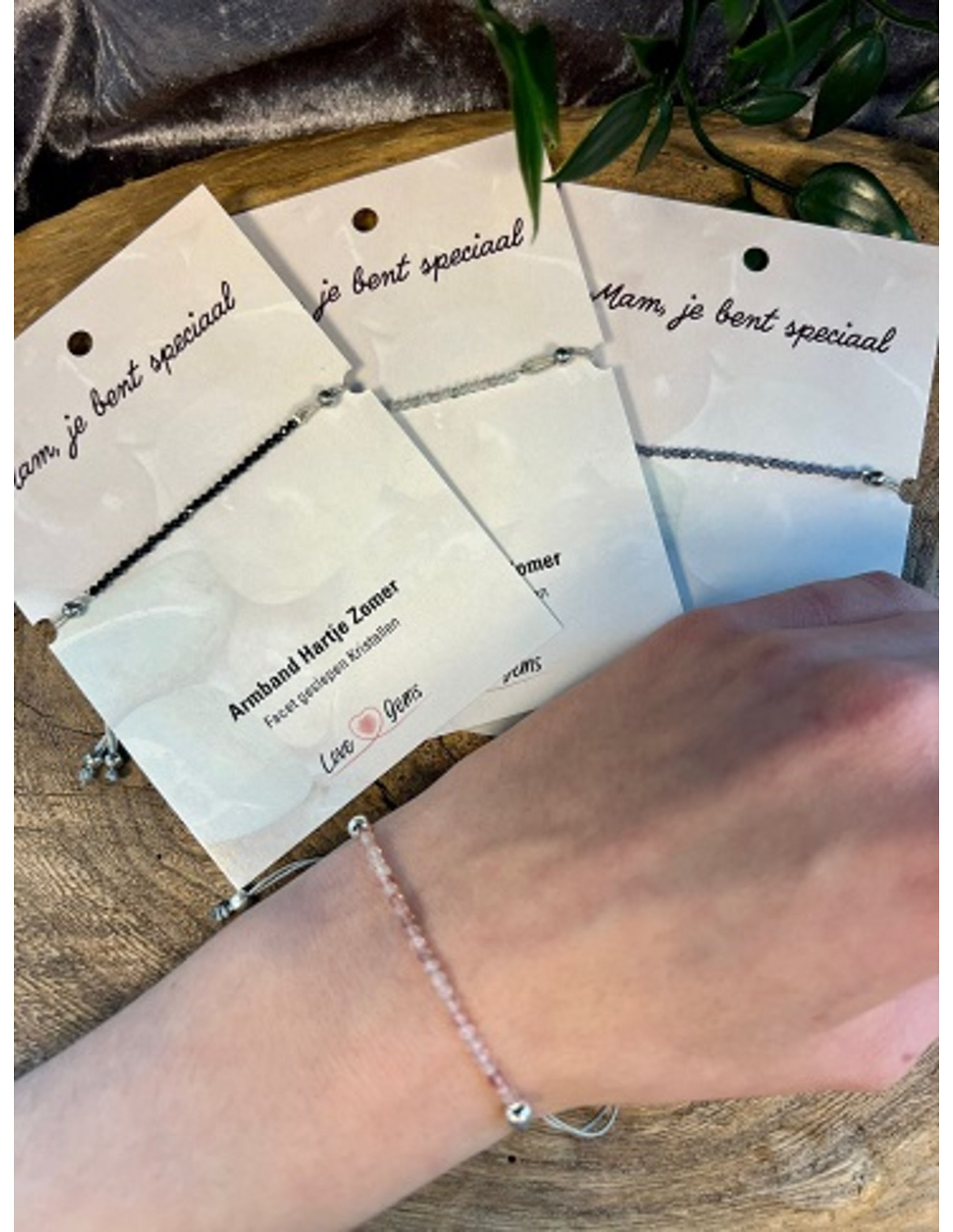 Image for aardbeienkwarts-hartje-zomer-armband-love-gems_1.jpg