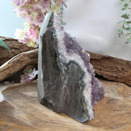 Image for amethist-brazilie-ruw-cut-base-nr62_3.jpg
