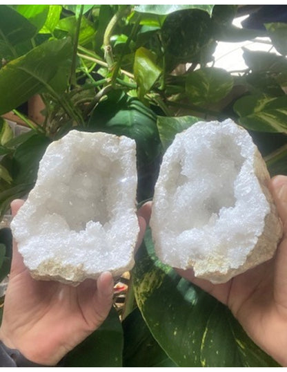 Image for bergkristal-geode-paar-10-12-cm_3.jpg