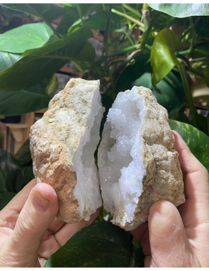 Image for bergkristal-geode-paar-10-12-cm_2.jpg