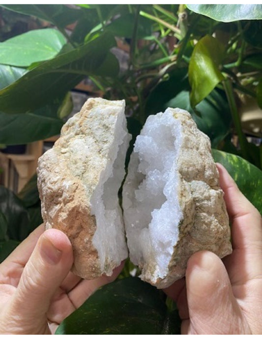 Image for bergkristal-geode-paar-10-12-cm_2.jpg
