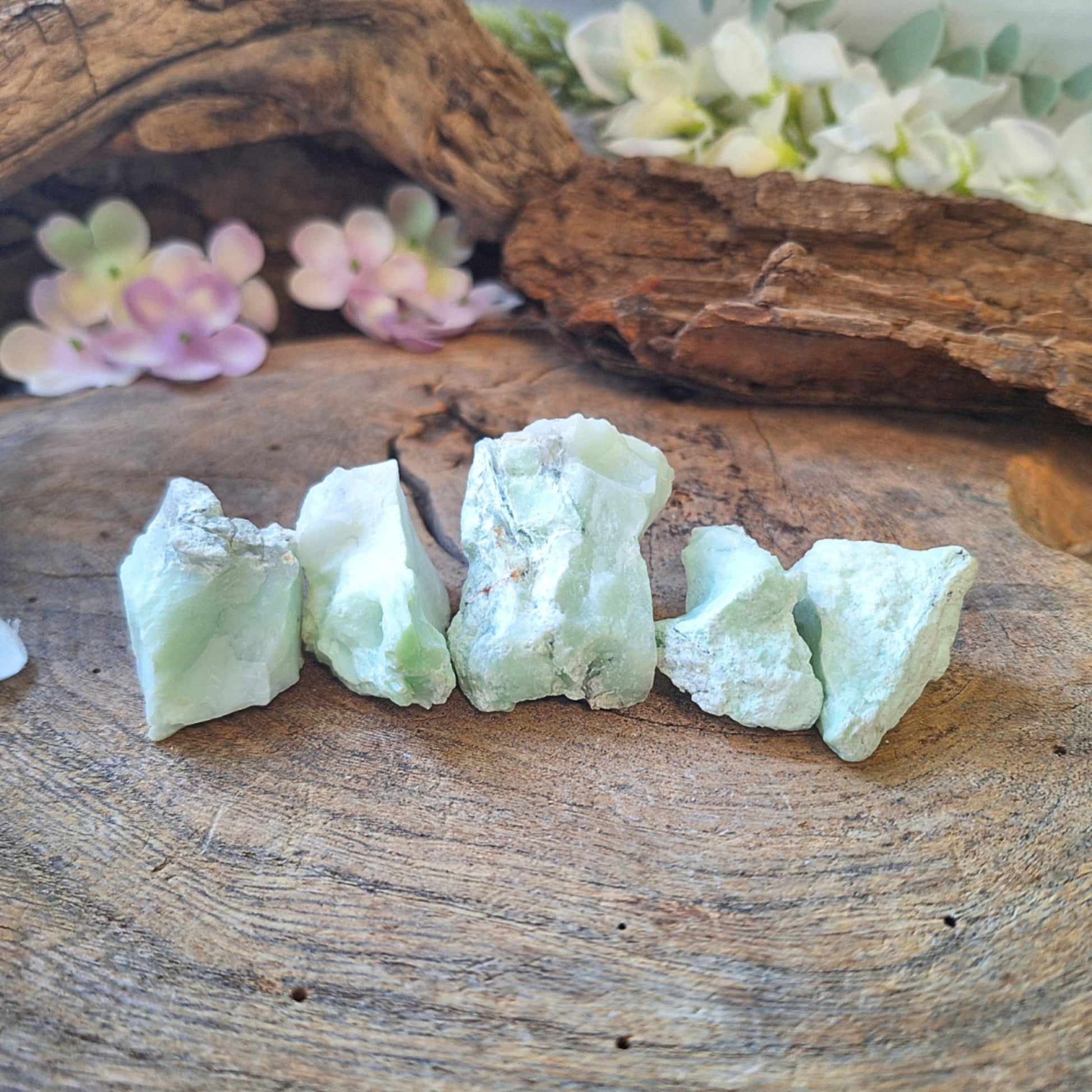 Image for chrysopraas-a-250-gr-ruwe-brokjes_3.jpg