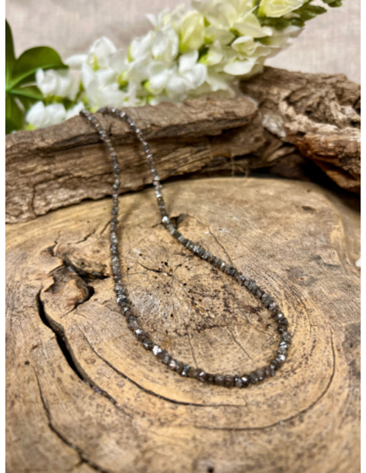 Image for diamant-collier-ruw-met-zilveren-slotje_3.jpg