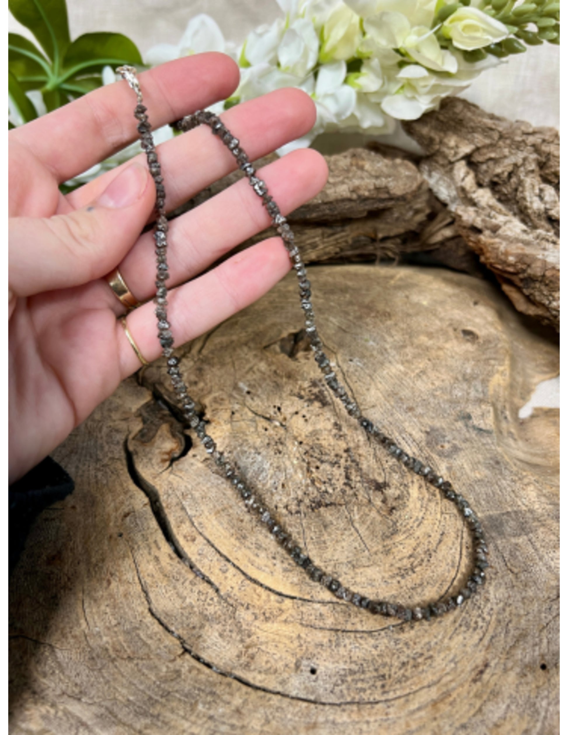 Image for diamant-collier-ruw-met-zilveren-slotje_1.jpg