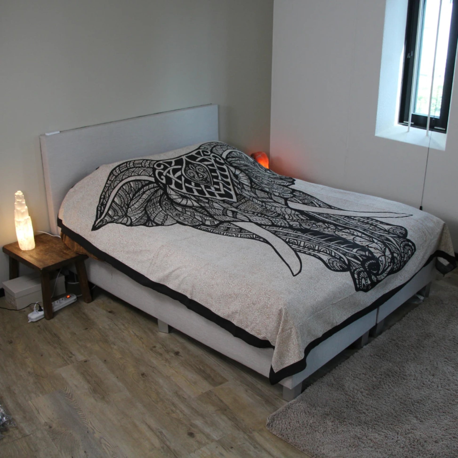 Image for grandfoulard-509-grote-olifant-beigezwart_1.jpg