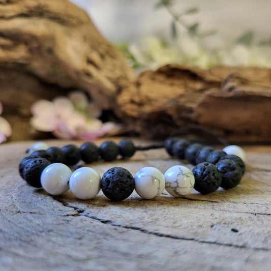 Image for lavasteenhowliet-wit-shamballa-armband_3.jpg