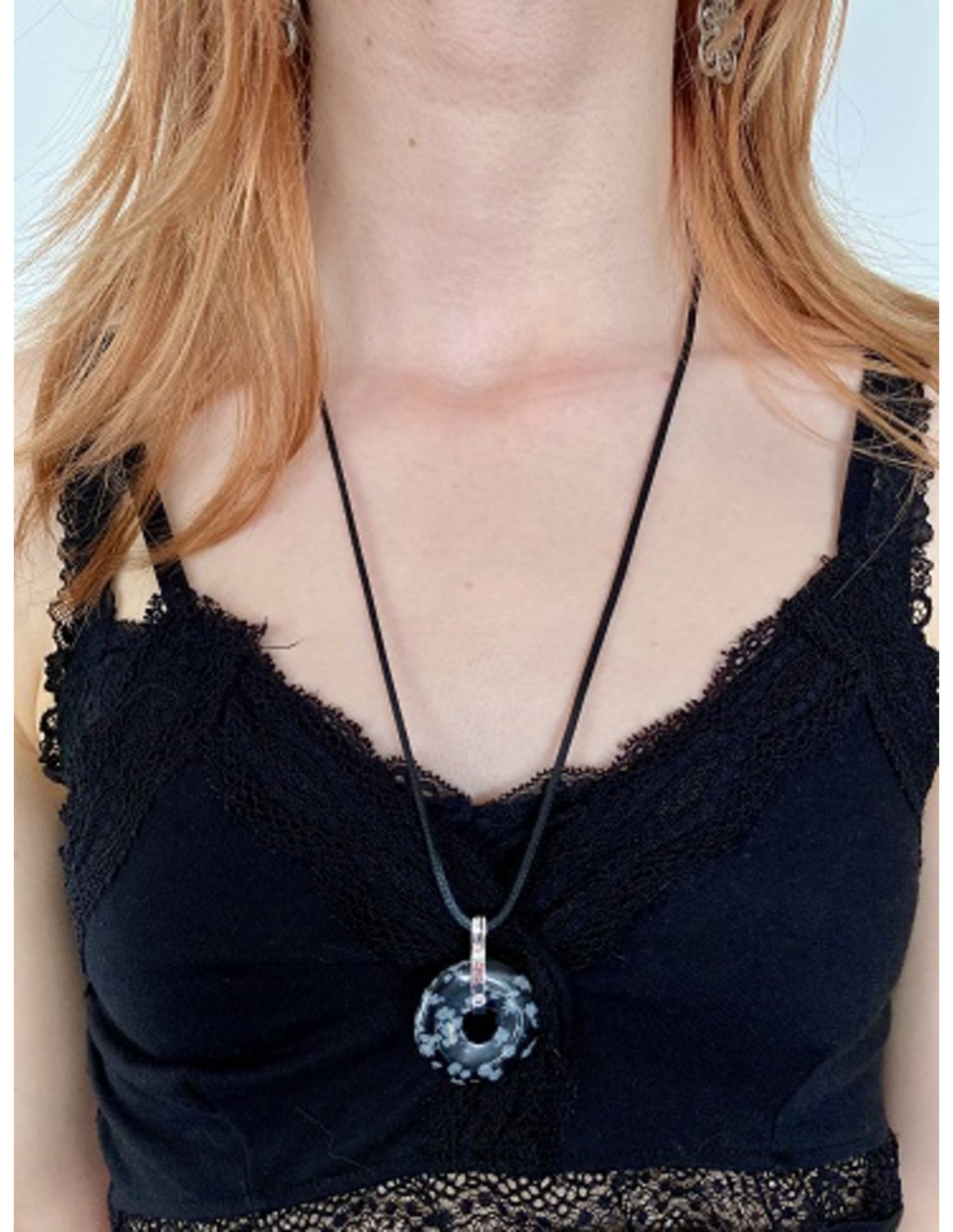 Image for obsidiaan-sneeuwvlok-donuthanger-30-mm-aan-koord_5.jpg