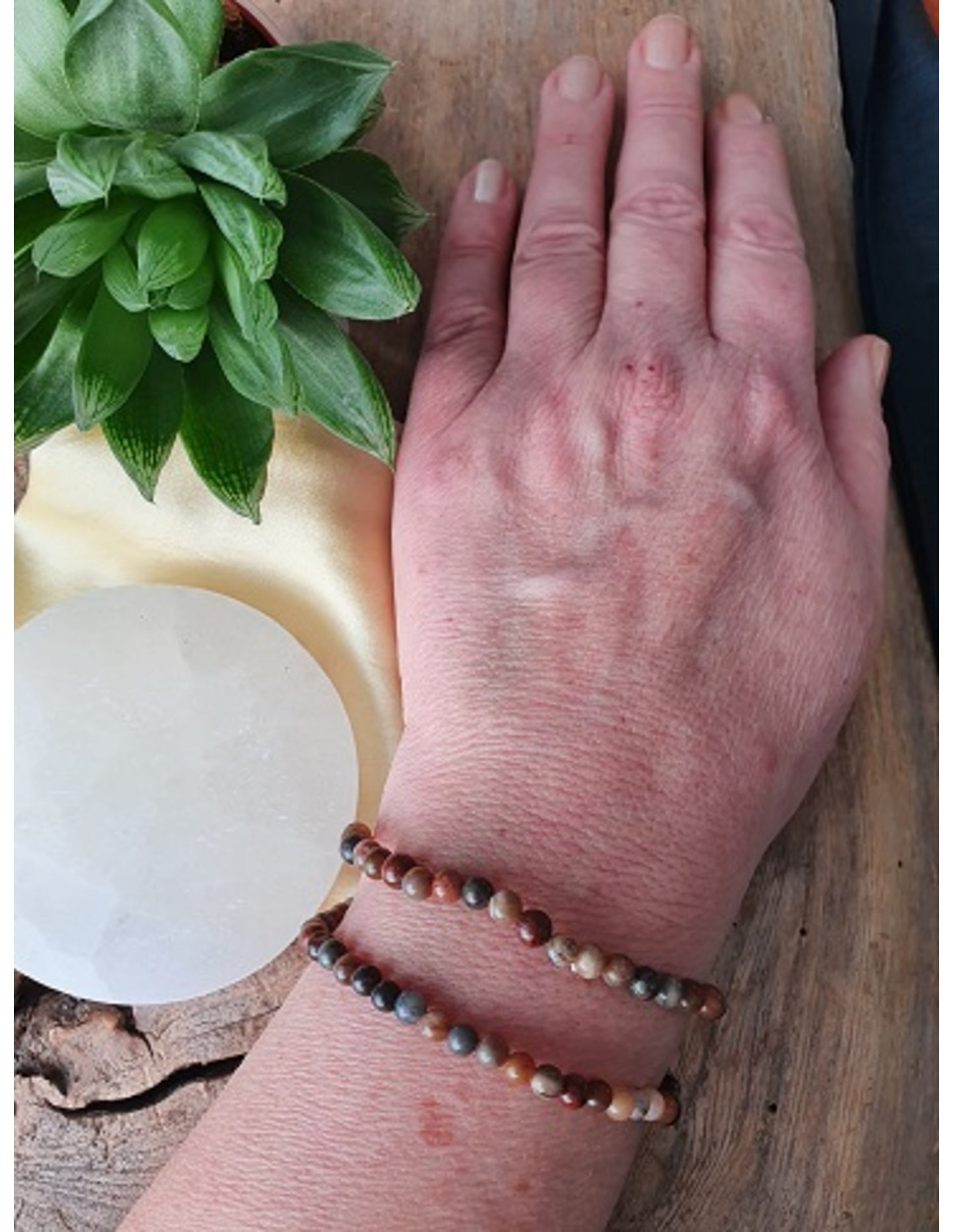 Image for versteend-hout-kralenarmband-4-mm_3.jpg