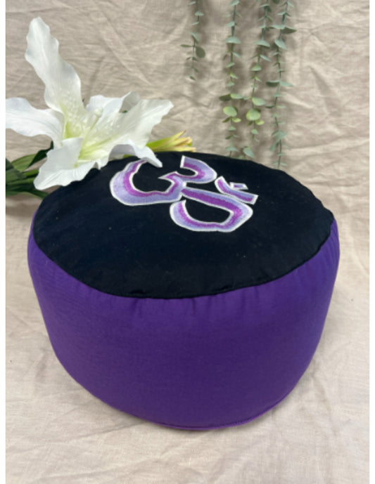 Image for yoga-styles-meditatiekussen-symbolic-ohm-groot-paars-op-zwart_3.jpg