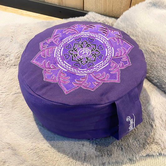 Image for yogastyles-design-meditatiekussen-rond-paars-met-lotus-en-ohm_3.jpg