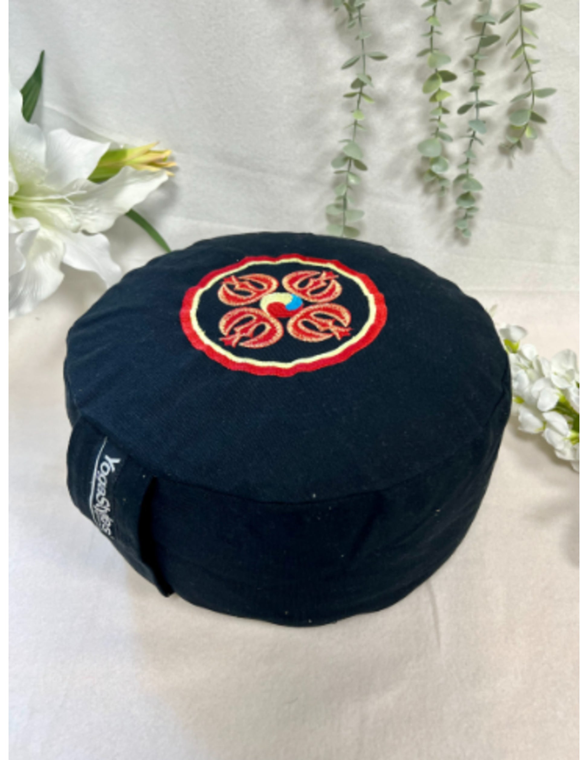 Image for yogastyles-meditatiekussen-symbolic-dubbele-vajra-zwart-rood_3.jpg